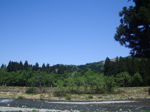 新潟県南魚沼市は気温が低いですが、快晴の青空が広がっています